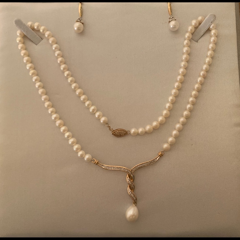 Pearl Necklace and Earring Set